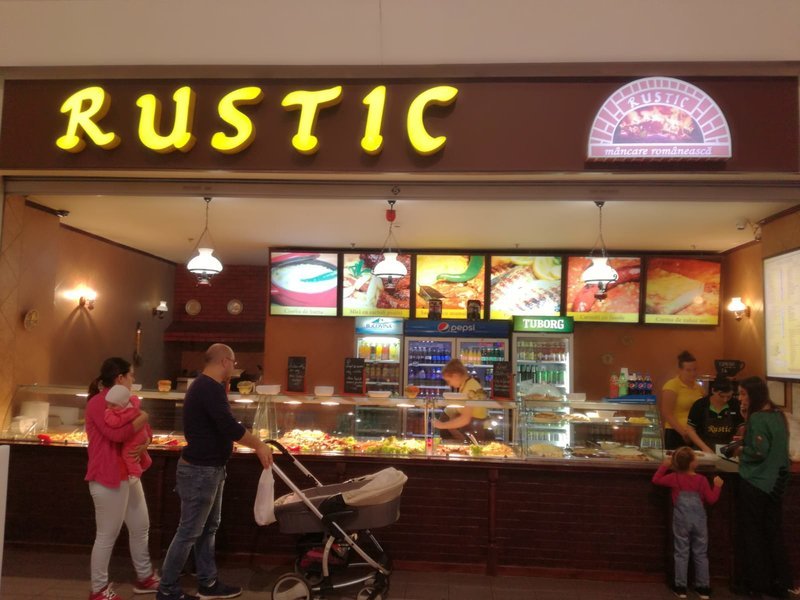 Personal fast-food in Park Lake Titan
